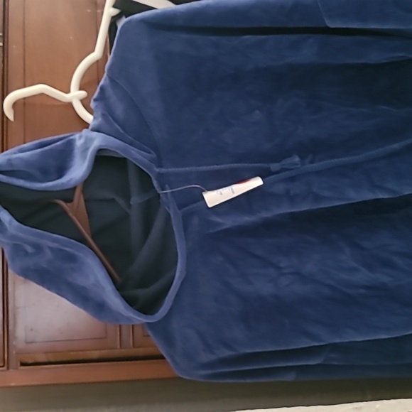 Sweater - Picture 1 of 3